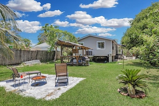 117 W Sandy Cir, Big Pine Key, FL 33043