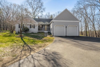 7 Rocking Chair Ln, Atkinson, NH 03811