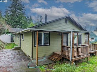1095 E 2nd St, Coquille, OR 97423