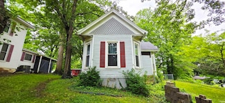 430 E 5th St, Mount Carmel, IL 62863