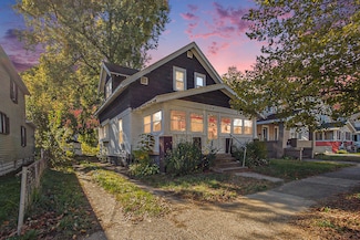 1034 Crosby St NW, Grand Rapids, MI 49504