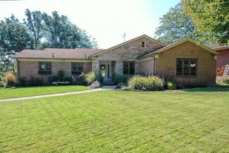 3900 River Oaks Dr, Des Moines, IA 50312
