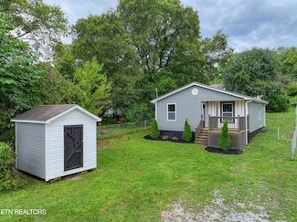8910 B Dr, Mascot, TN 37806