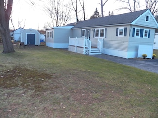 7 Mckee Dr, Concord, NH 03301