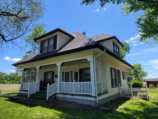 206 1st St, Humboldt, NE 68376