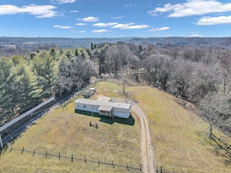 1888 New Lewisburg Hwy, Columbia, TN 38401