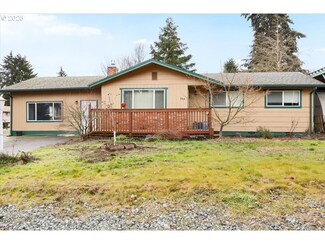 744 NE Craig St, Myrtle Creek, OR 97457
