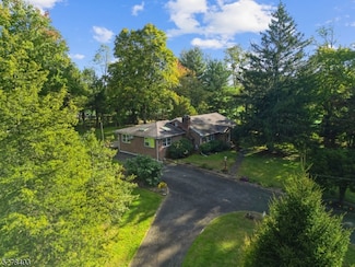685 Shunpike Rd, Green Village, NJ 07935