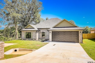 146 Hillcrest Dr, Liberty City, TX 75647