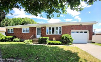 3 Campagna Dr, Albany, NY 12205