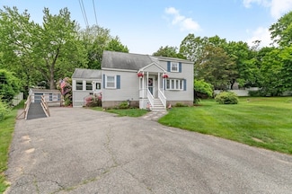 110 Kearney Dr, Lowell, MA 01852