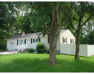 11 Giles St, Methuen, MA 01844
