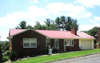 1220 S Mound Ave, Covington, VA 24426