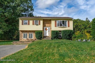 726 Hudson River Rd, Mechanicville, NY 12118