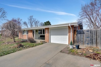 8032 E Avon Ln, Lincoln, NE 68505