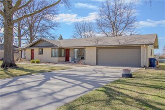 1201 W 3rd St, Pella, IA 50219