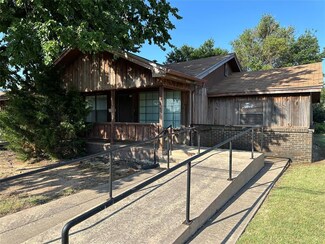 1132 Maple St, Altus, OK 73521