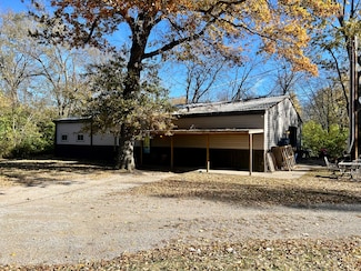 2175 Old Police Park Rd, Saint Joseph, IL 61873