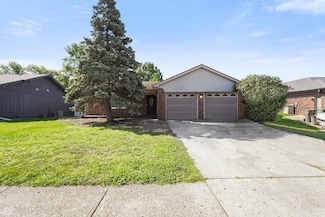 5535 Hill Rise Dr, Indianapolis, IN 46237