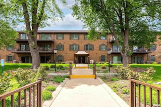 1360 Kimberly Ridge Rd Unit 309, Bettendorf, IA 52722