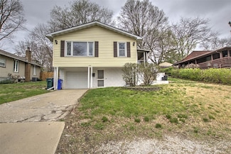 3610 E Bering St, Decatur, IL 62521