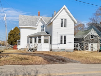 113 Pleasant St, Rockland, ME 04841