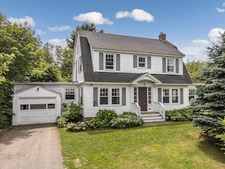 587 Shore Rd, Cape Elizabeth, ME 04107