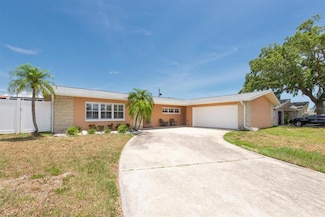 9591 Commodore Dr, Seminole, FL 33776