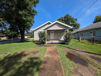 1624 Franklin Ave, Nederland, TX 77627
