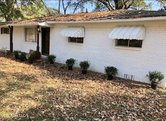 102 E Lakeview Cir, Clinton, MS 39056