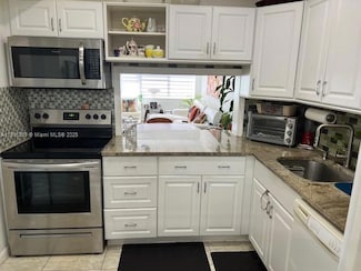 329 SE 3rd St Unit 304S, Hallandale Beach, FL 33009