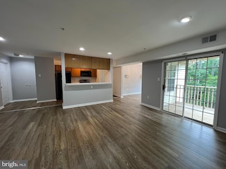 2071 Alice Ave Unit 2071-304, Oxon Hill, MD 20745