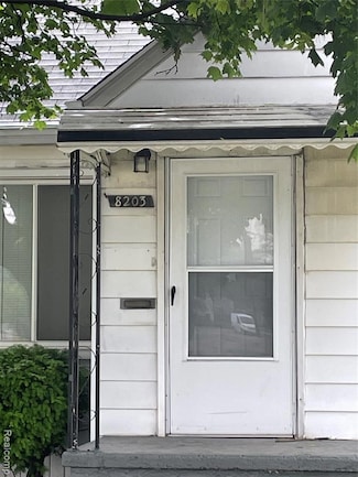 8203 Paige Ave, Warren, MI 48089
