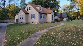 1204 W 30th St, Independence, MO 64055