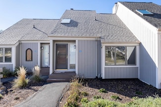 111 Plum Cove Dr, Galena, IL 61036