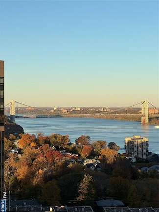 300 Winston Dr Unit DR2207, Cliffside Park, NJ 07010