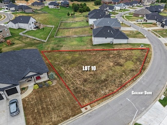 1302 W Gaslight Dr, Springfield, MO 65810