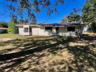 62 Bayview Dr, Laurel Hill, FL 32567