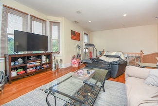 431 Faneuil St Unit 2C, Boston, MA 02135