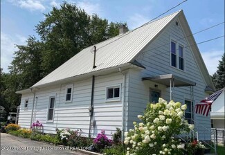 127 W Pine St, Elsie, MI 48831