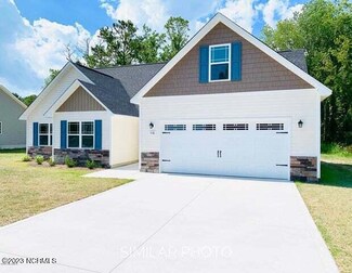 500 Orchard Creek Dr, Beulaville, NC 28518
