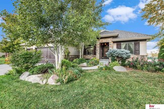 7350 Southshore St, Papillion, NE 68046