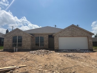 1419 Quail Creek Dr, Cleburne, TX 76033