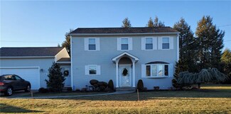 61 Hollyhock Dr, Cranston, RI 02920