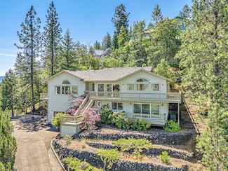 462 Waterline Rd, Ashland, OR 97520
