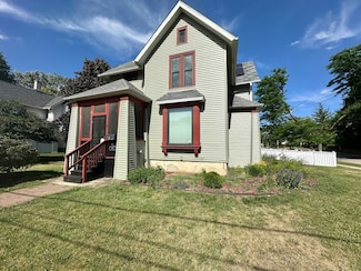 805 Augusta Ave, Elgin, IL 60120