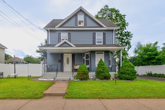 16 Flower St, Manchester, CT 06040