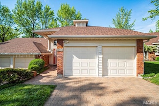 12952 Autumn View Dr, Saint Louis, MO 63146