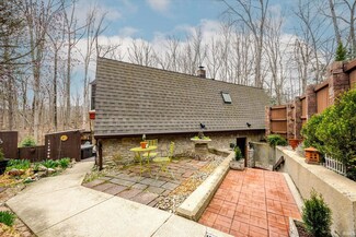 7216 E Salt Creek Dr, Bloomington, IN 47401