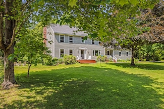 15 Harvey Brook Dr, Freeport, ME 04032